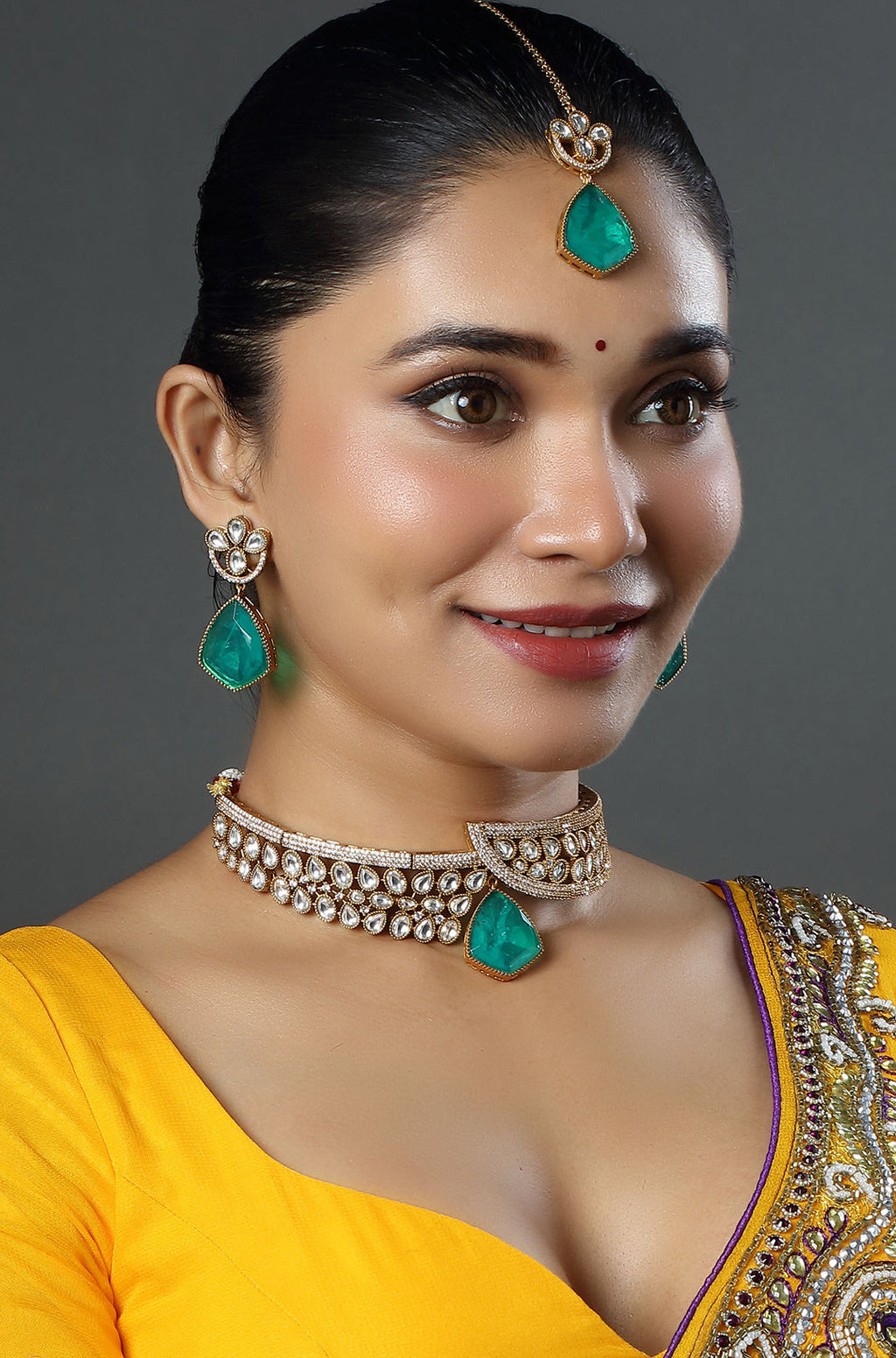 Emerald Grace Polki Choker